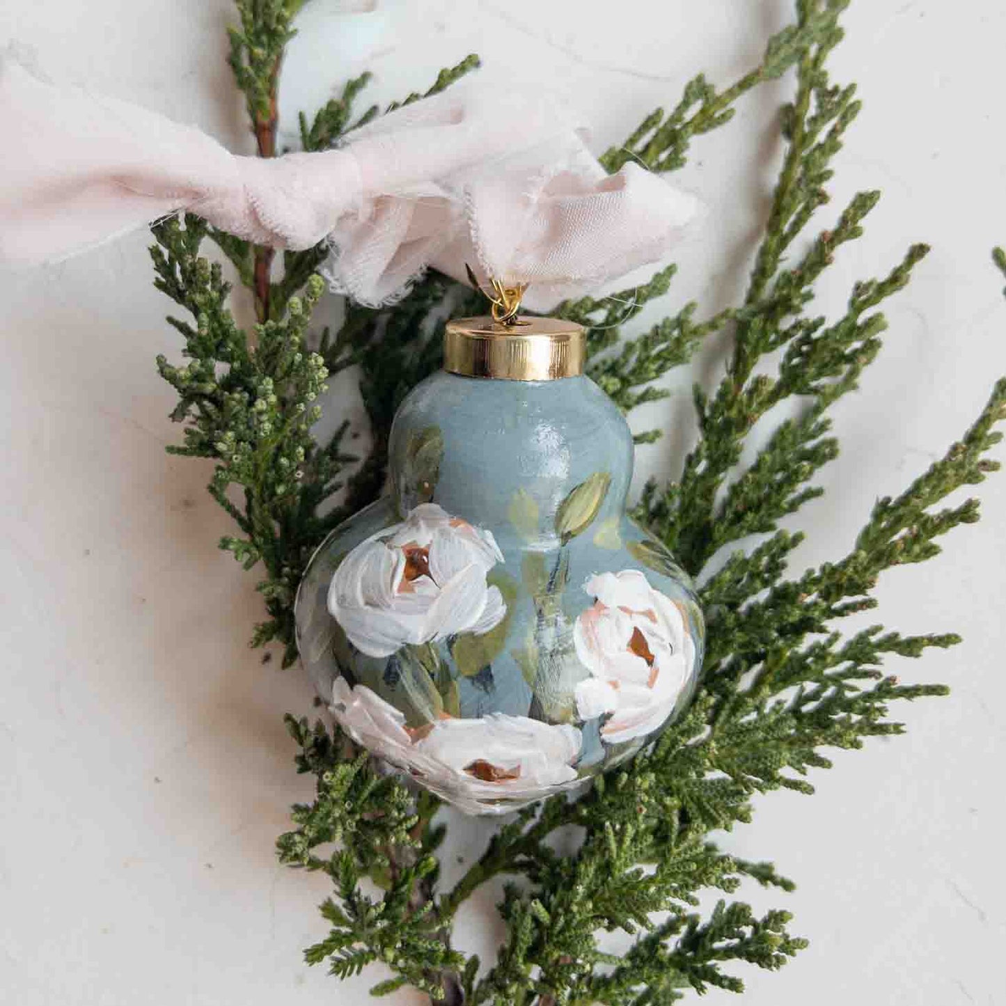 Heirloom Ornament - Floral 04