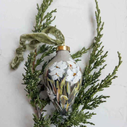 Heirloom Ornament - Floral 12