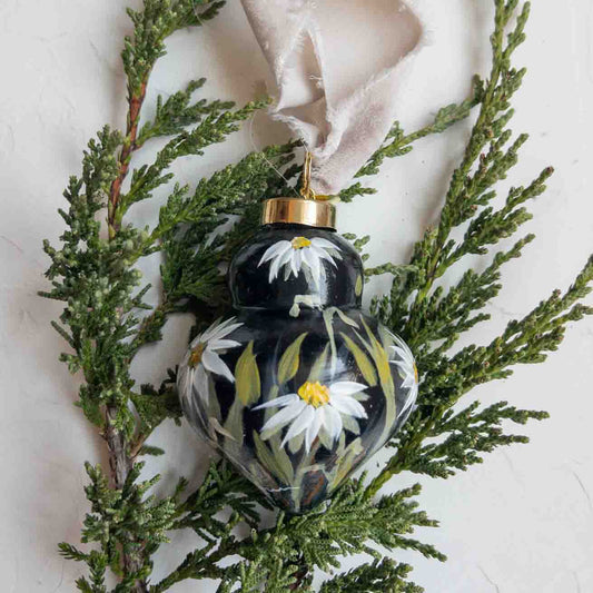 Heirloom Ornament - Floral 14
