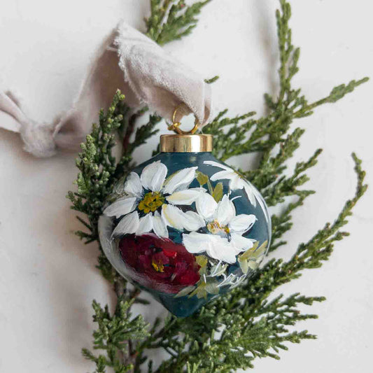 Heirloom Ornament - Floral 17