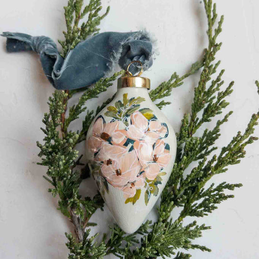 Heirloom Ornament - Floral 02