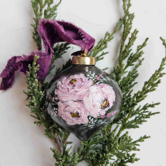 Heirloom Ornament - Floral 18