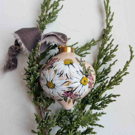 Heirloom Ornament - Floral 23