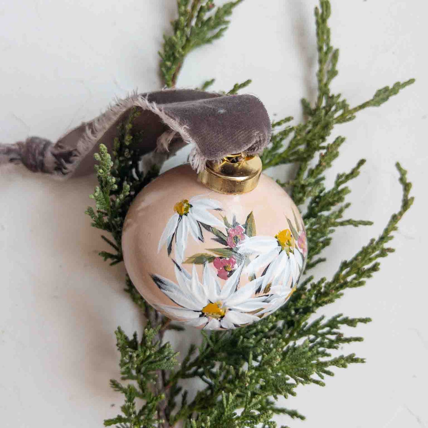 Heirloom Ornament - Floral 22