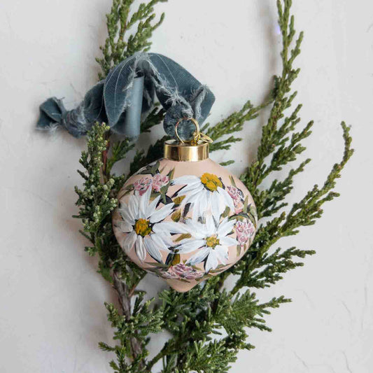 Heirloom Ornament - Floral 25