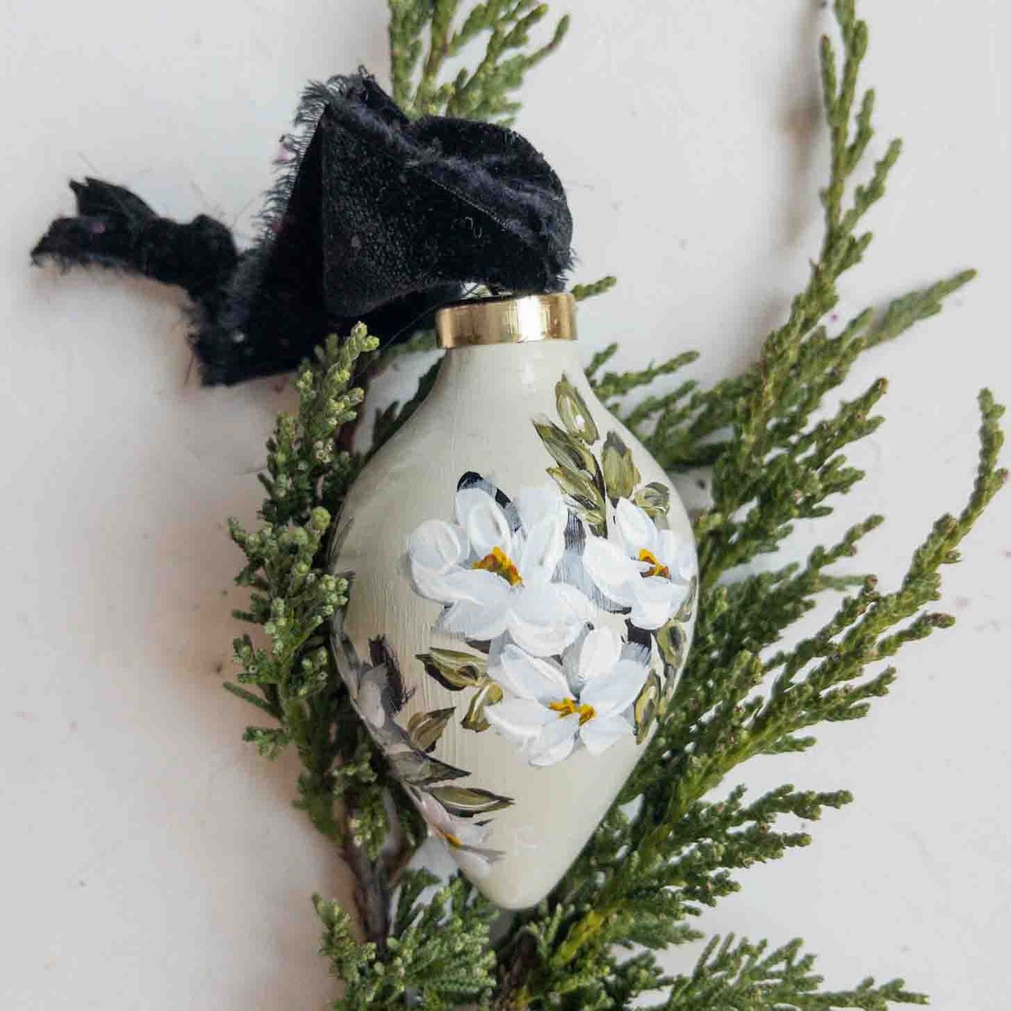 Heirloom Ornament - Floral 27