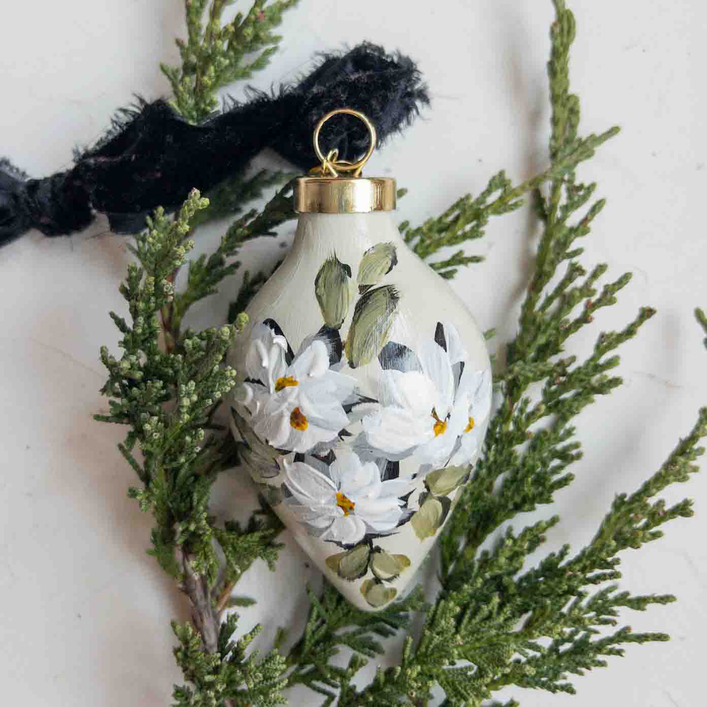Heirloom Ornament - Floral 26